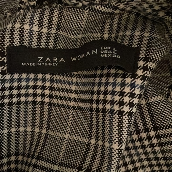 Beautiful preloved menswear style vest with elegant ruffle features - Picture 3 of 3